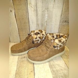 Woman's size 5 Bruno marc shoes